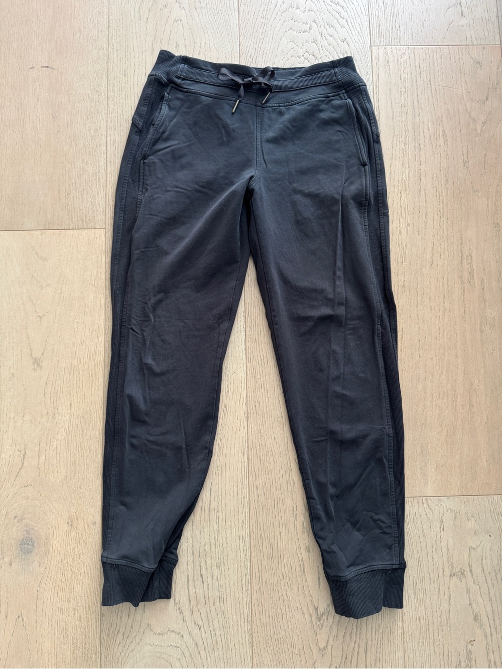 lululemon athletica Women’s Black Jogger Sweatpants size 6